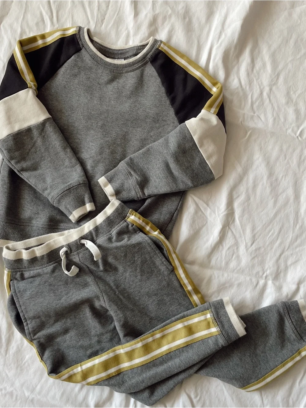 HANNA ANDERSSON Track Suit Sweat Suit Sweatshirt Sweat Pants Gray Matching